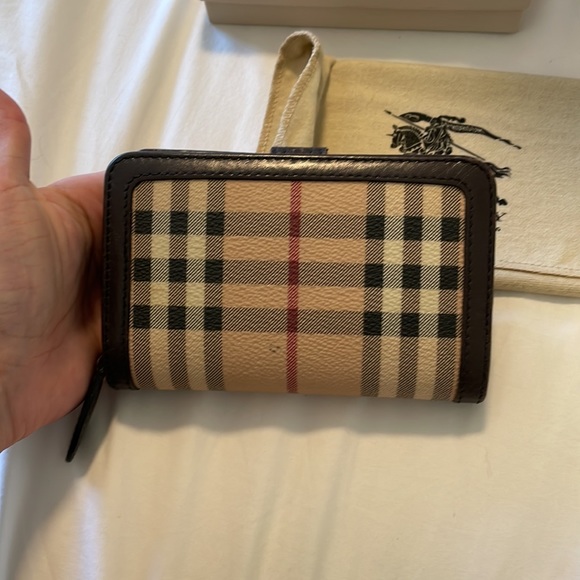 Burberry wallet with dust bag and box - Picture 8 of 8